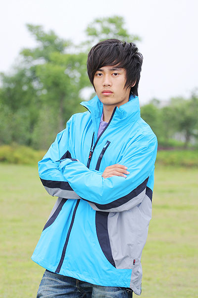 OUTDOOR SPORTS CLOTHING 