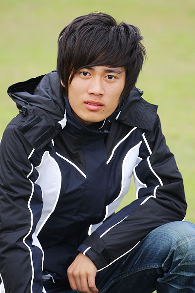 OUTDOOR SPORTS CLOTHING 