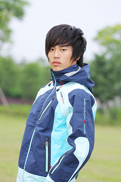 OUTDOOR SPORTS CLOTHING 