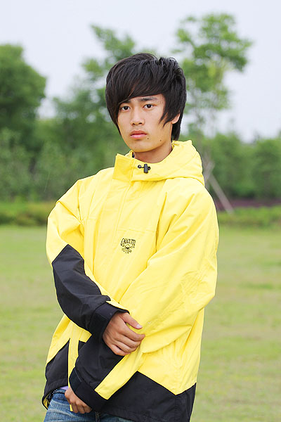 OUTDOOR SPORTS CLOTHING 