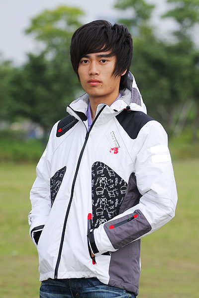 OUTDOOR SPORTS CLOTHING 